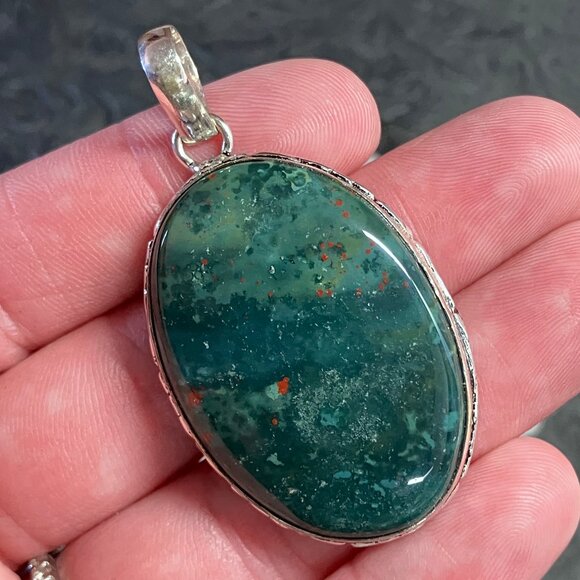 Stunning Heliotrope Bloodstone Pendant Stone Crystal Jewelry - Picture 4 of 8